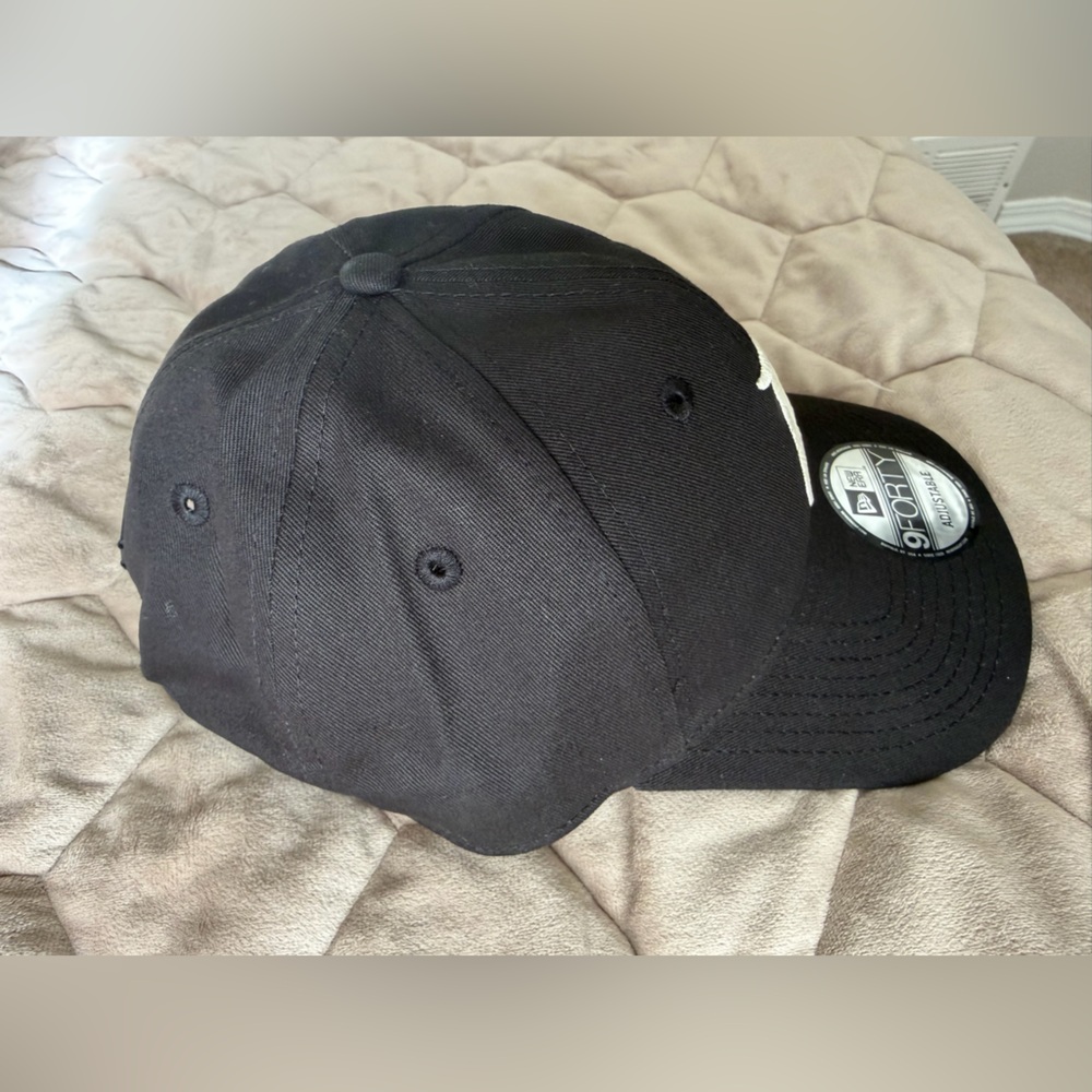 Men's Chicago White Sox New Era x Fear of God Black 9FORTY Adjustable Hat - Picture 4 of 11